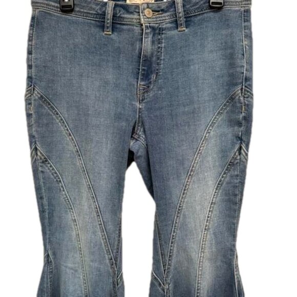 Free People Twirl-on Mid Rise Flare Jeans NWT - Picture 9 of 11